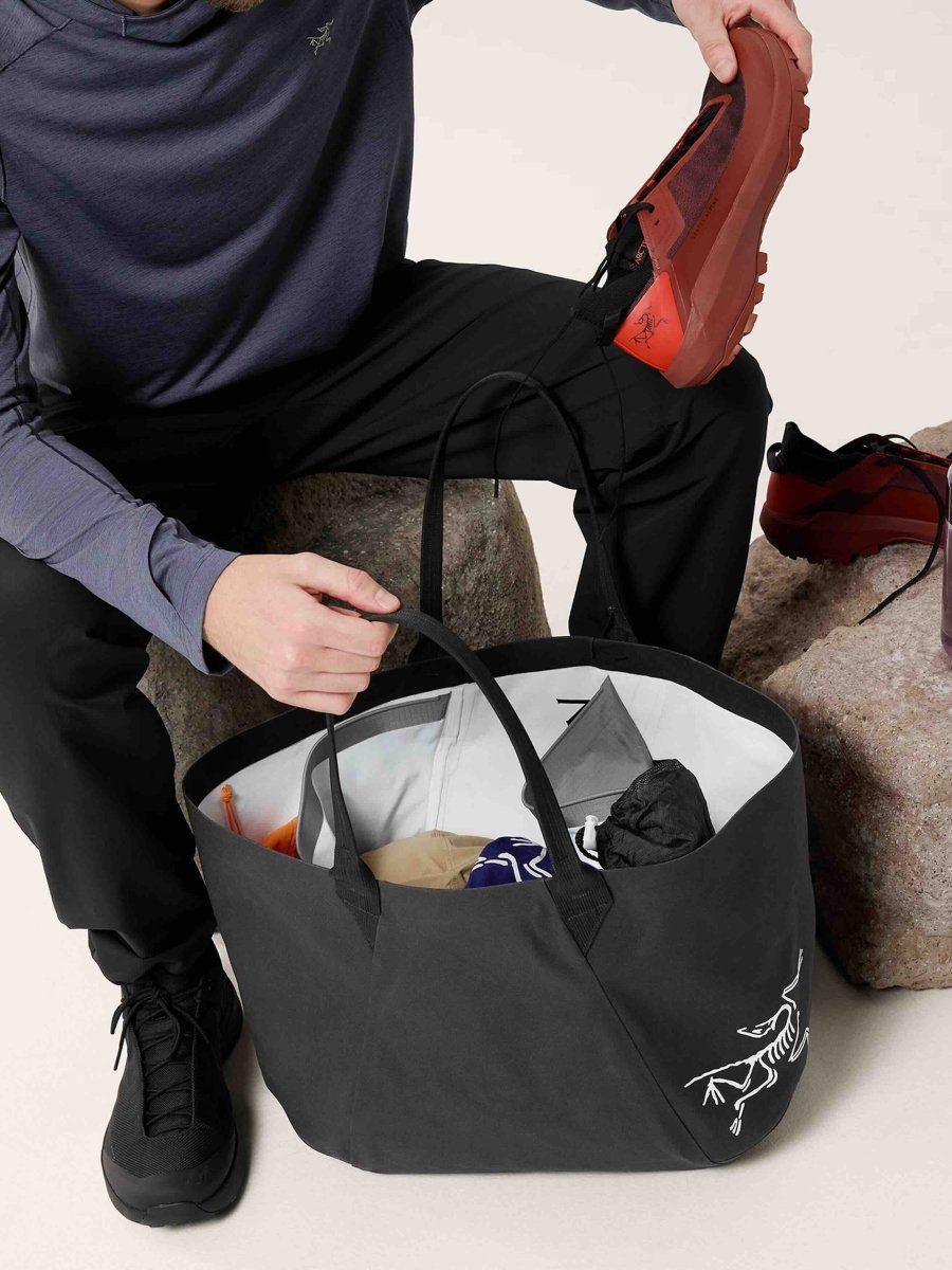 Carrier 45 Gear Tote Black - Arc'teryx Australia