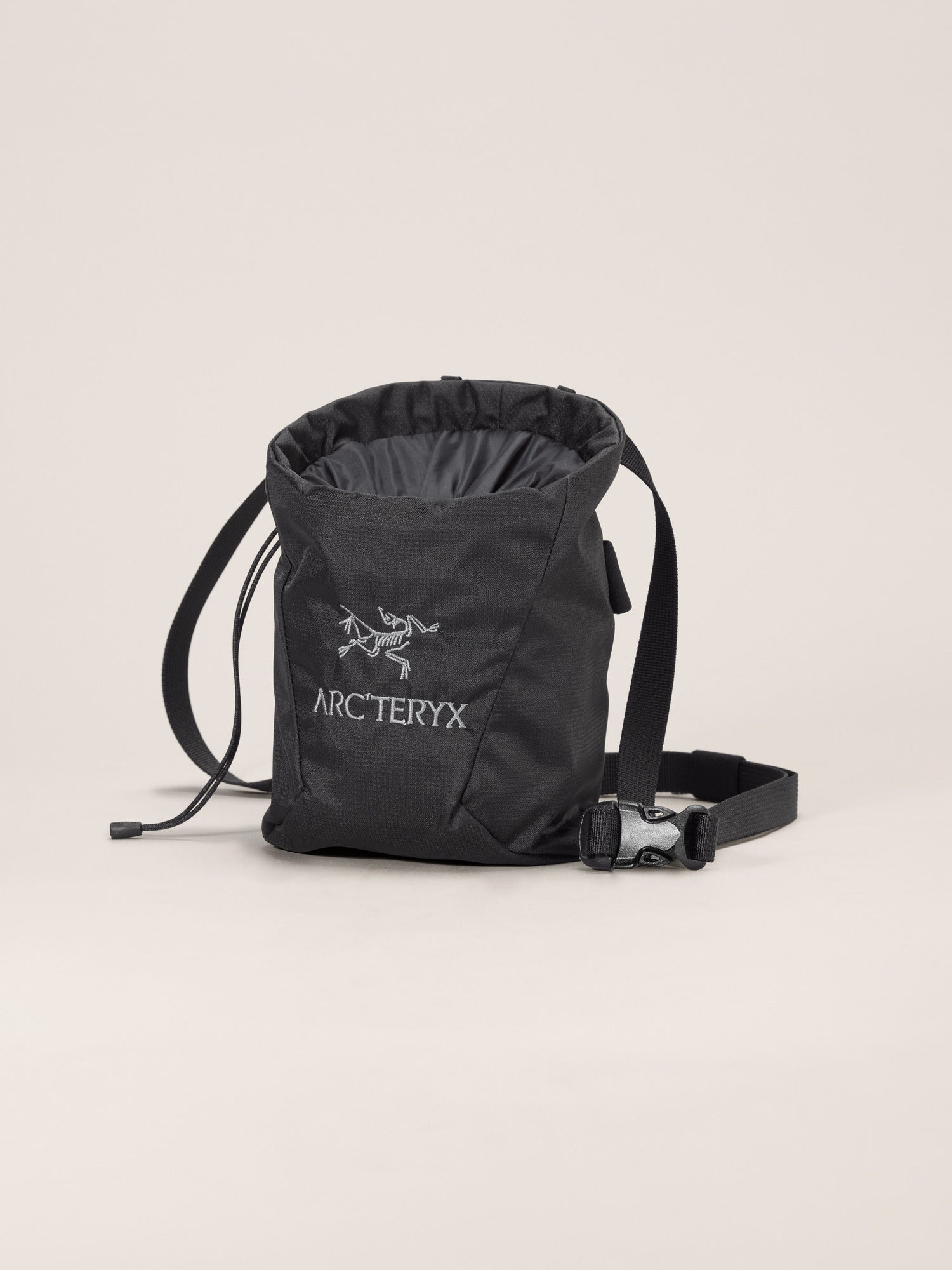 Ion Lightweight Chalk Bag Black - Arc'teryx Australia